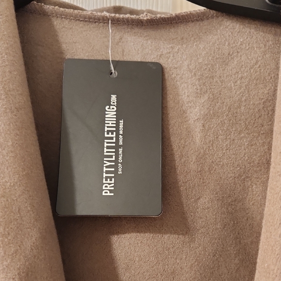 NWT Pretty Little Thing Chic Italian Women's Belted Trench Coat Brown Size M/L - Picture 2 of 6